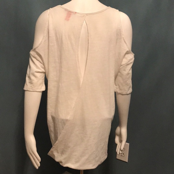 C&V Chelsea & Violet Openback Cold Shoulder Tee L - Picture 4 of 7